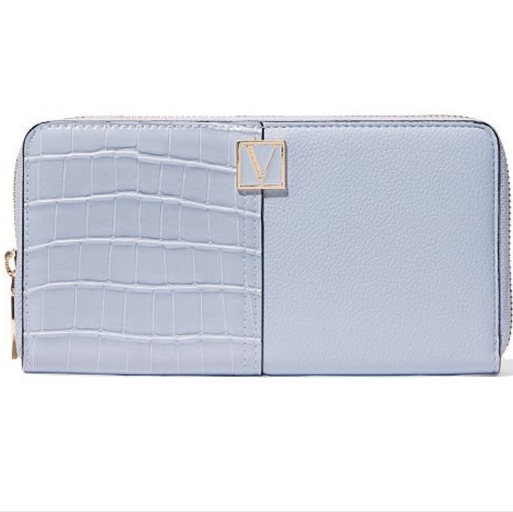 Nip luxury VS sky blue 1/2 vegan croc gold tone v zip long wallet